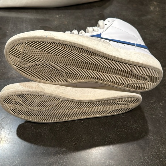 Women’s Nike Blazer Mid '77 'White Racer Blue Swoosh Sneakers - Picture 9 of 11